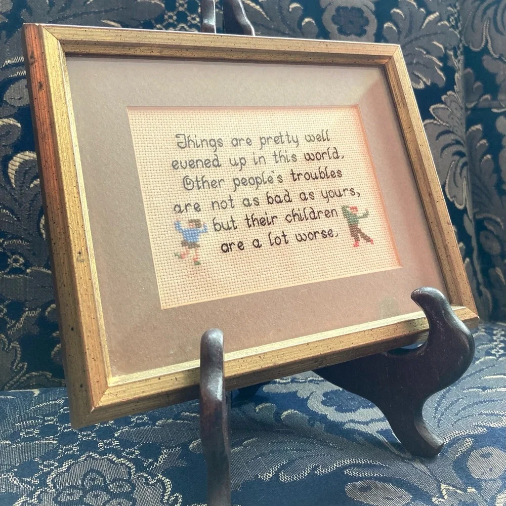 🏃‍♀️Vintage Cross-stitch Art in Gold Frame
